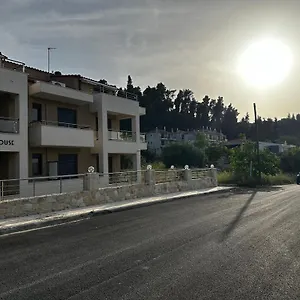 Ξενοδοχείο με διαμερίσματα Lighthouse, Κρυοπηγή